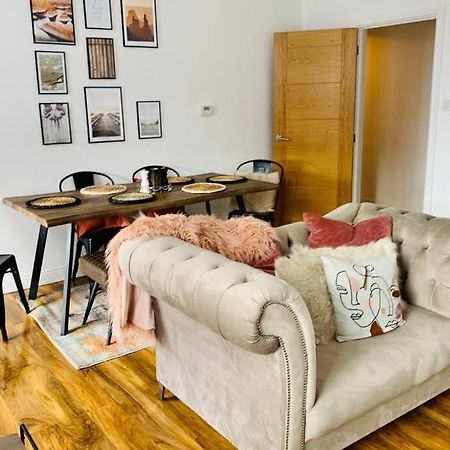 Luxury, Centrally Located 2 Bed Modern Apartment Γκρέιτ Γιάρμουθ Εξωτερικό φωτογραφία