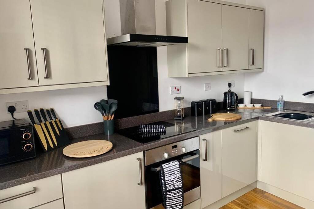 Luxury, Centrally Located 2 Bed Modern Apartment Γκρέιτ Γιάρμουθ Εξωτερικό φωτογραφία